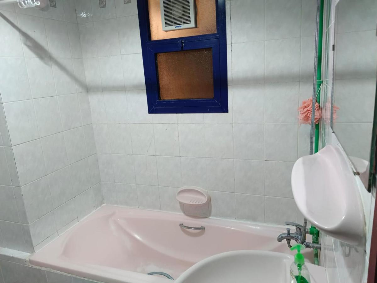 Privatunterkunft Affordable Transient - Not A - Sharing Kitchen And Washrooms