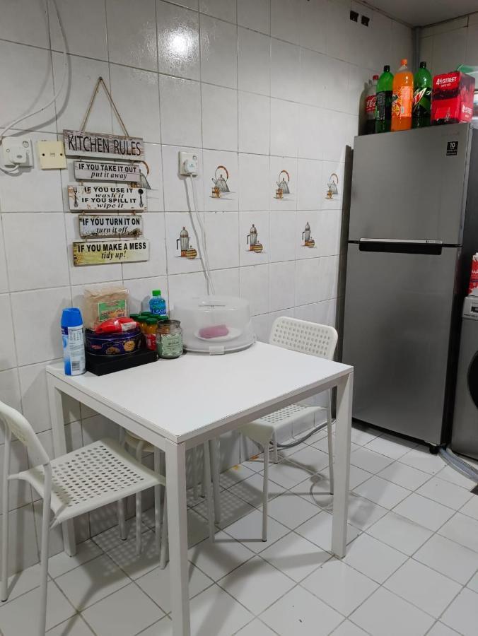 Affordable Transient - Not A - Sharing Kitchen And Washrooms Abu Dhabi