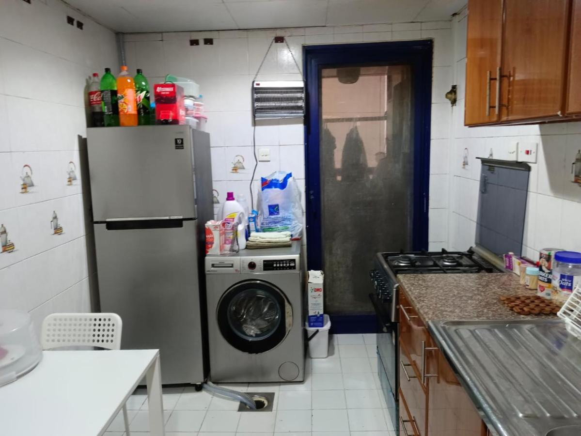 Affordable Transient - Not A - Sharing Kitchen And Washrooms