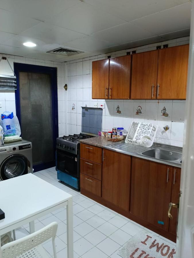 Affordable Transient - Not A - Sharing Kitchen And Washrooms *