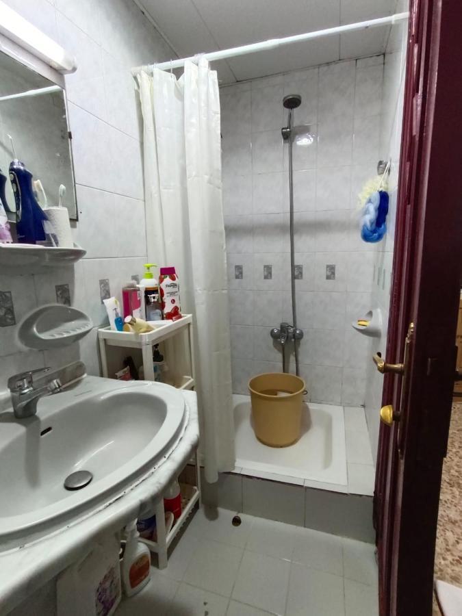 Affordable Transient - Not A - Sharing Kitchen And Washrooms