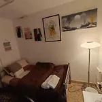 Affordable Transient - Not A Hotel - Sharing Kitchen And Washrooms