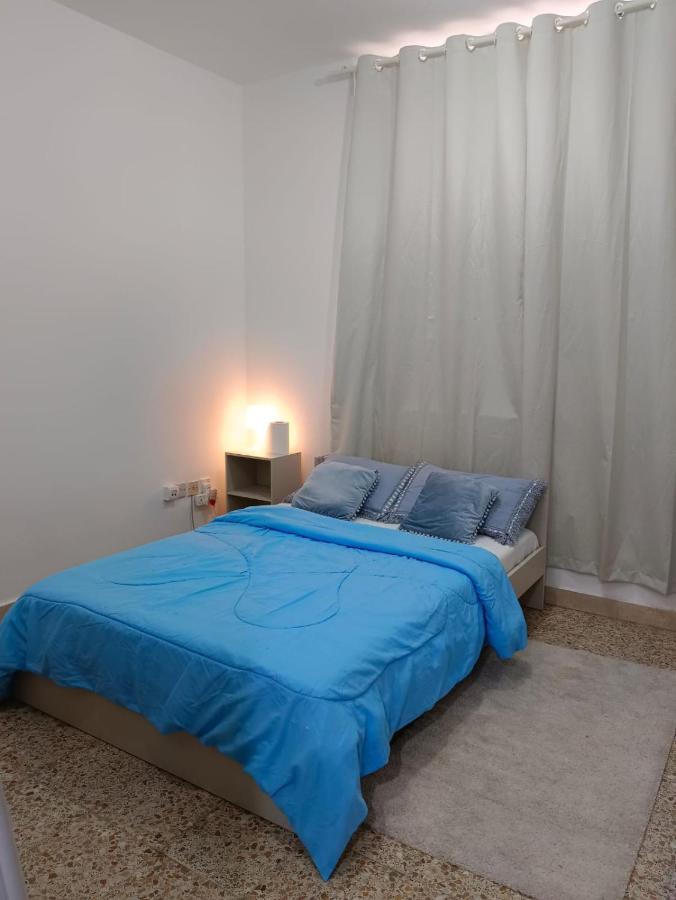 Hospedagem domiciliar Affordable Transient - Not A - Sharing Kitchen And Washrooms