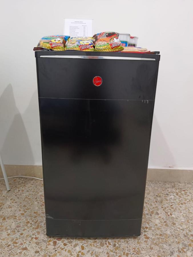 Hospedagem domiciliar Affordable Transient - Not A - Sharing Kitchen And Washrooms