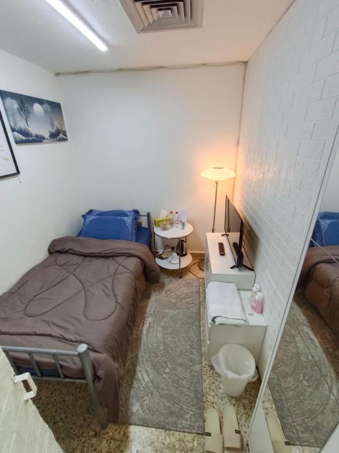 Affordable Transient - Not A - Sharing Kitchen And Washrooms * Abu Dhabi